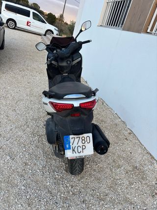 Yamaha XMAX 125