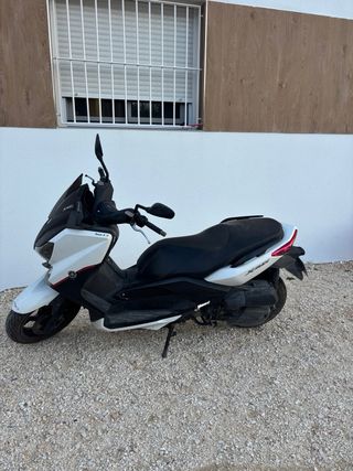 Yamaha XMAX 125