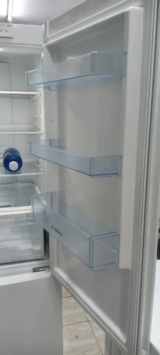 NEVERA COMBI BOSCH NO FROST ENERGÍA A+ 186 X 60