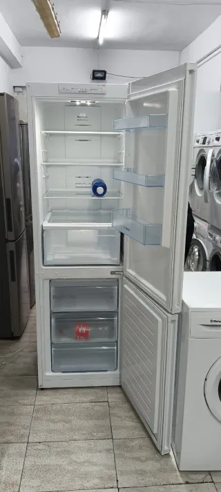 NEVERA COMBI BOSCH NO FROST ENERGÍA A+ 186 X 60