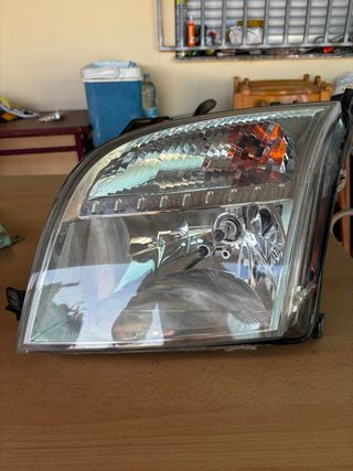 Faro Izquierdo Ford Fiesta