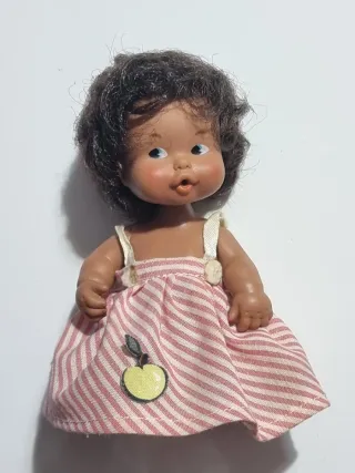 Muñeca Barriguita de Famosa antigua