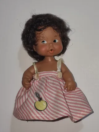 Muñeca Barriguita de Famosa antigua