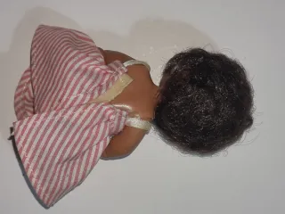 Muñeca Barriguita de Famosa antigua