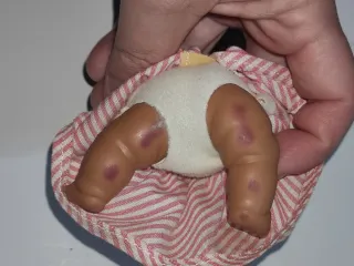 Muñeca Barriguita de Famosa antigua