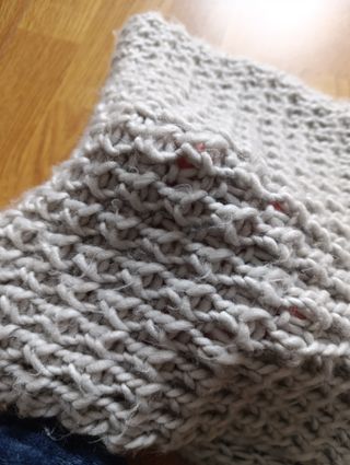 Bufanda gris redonda