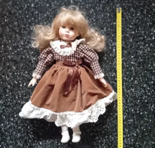 Bambola porcellana vintage vestito marrone