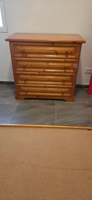 Cama + cómoda + mesa noche madera