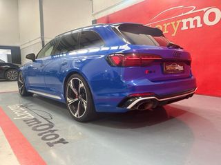 Audi RS4 2021