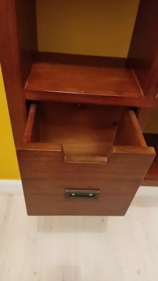Mueble recibidor y perchero de madera