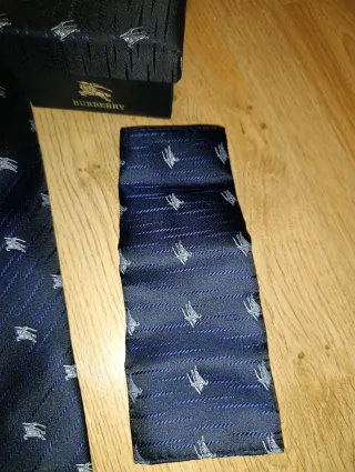 Corbata y gemelos Burberry