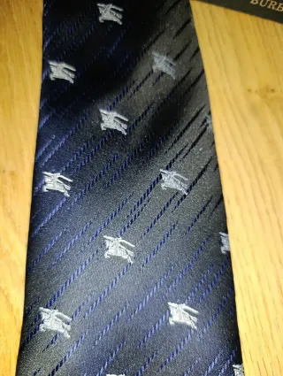 Corbata y gemelos Burberry