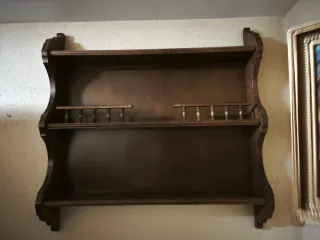 Estantería rústica de bodega de madera