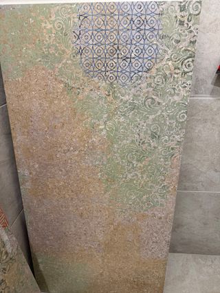 4 Baldosas nuevas.Colores 49,75x99,5 crema31,6x100