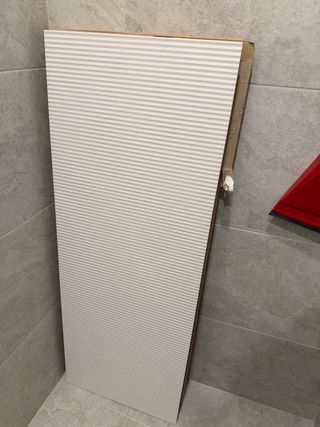 4 Baldosas nuevas.Colores 49,75x99,5 crema31,6x100