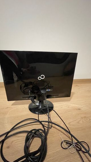 Monitor LED Fujitsu SL22W-1