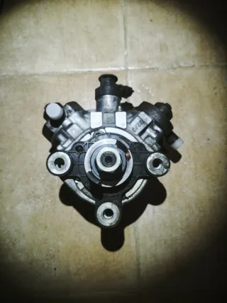 Bomba inyección Bosch 0445010618 volvo