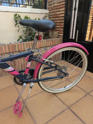 Bicicleta infantil B'TWIN azul y rosa de 24"