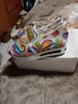 Zapatillas bordadas multicolor