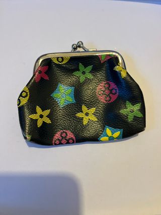Monedero negro estampado floral