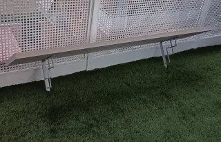 Estantería de madera beige