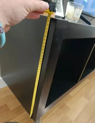 Mueble TV negro con pataS