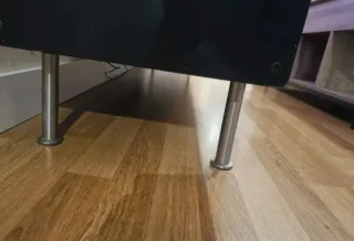 Mueble TV negro con pataS