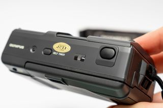 Olympus AF-1 Negra + Funda + Manual