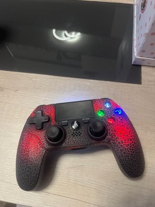 Mandos PS4 (PlayStation 4) Negros y mando con leds