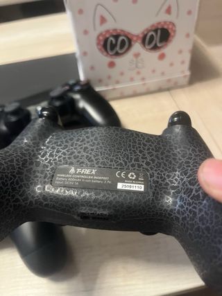 Mandos PS4 (PlayStation 4) Negros y mando con leds