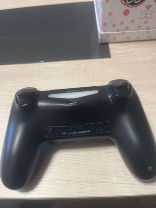 Mandos PS4 (PlayStation 4) Negros y mando con leds