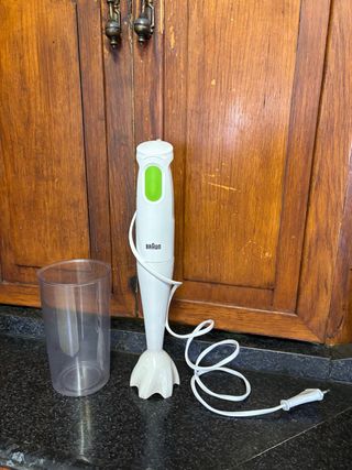Batidora de mano Braun con vaso