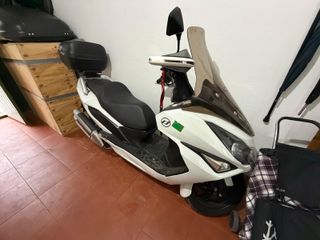 Scooter  DAELIM S3 125 FI Touring + Baúl SH37