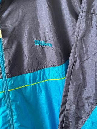 Cortavientos Wilson Azul y Blanco