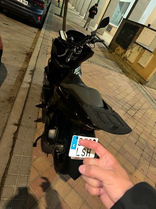 Honda PCX 2021 -se recibe oro 18 como parte de pag