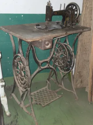 Máquina de coser Singer violín antigua