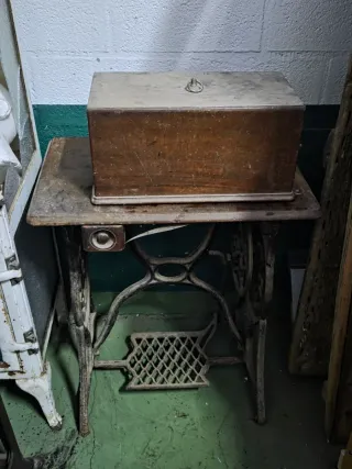 Máquina de coser Singer violín antigua