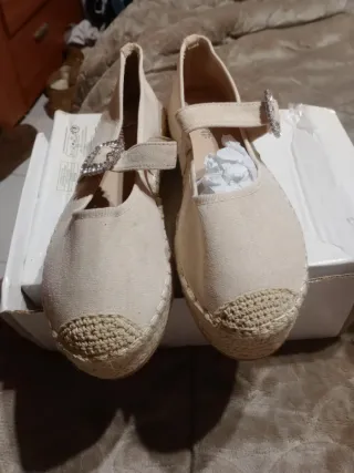 Zapatillas esparto beige con pedrería