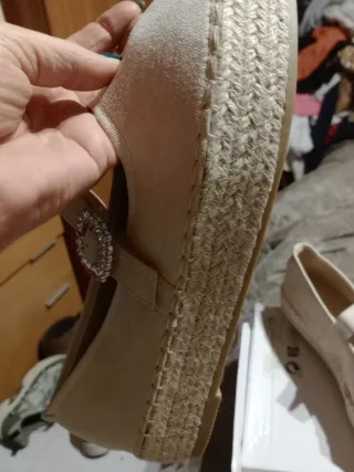 Zapatillas esparto beige con pedrería