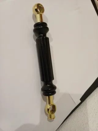 Repuesto teléfono antiguo dorado y blanco