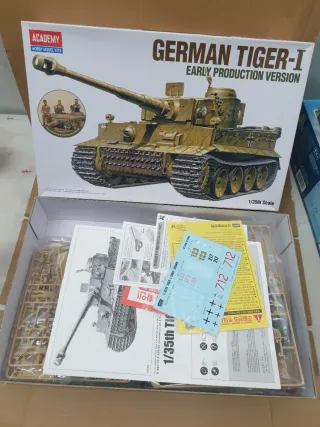 Maqueta Academy German Tiger-I 1/35