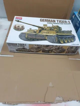 Maqueta Academy German Tiger-I 1/35