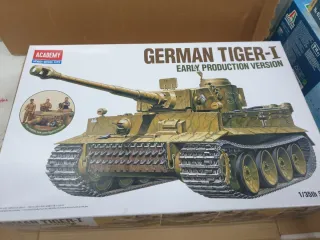 Maqueta Academy German Tiger-I 1/35