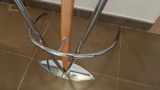 Galan de noche / Perchero madera y metal