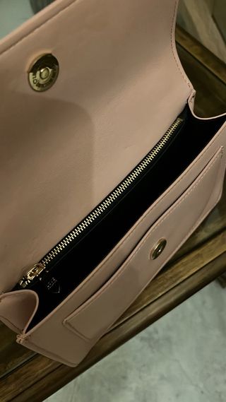 Borsa Love Moschino rosa con cuore oro