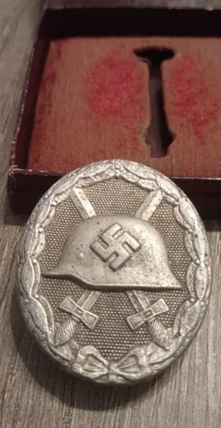 Militaria Distintivo Ferido III Reich Wehrmacht
