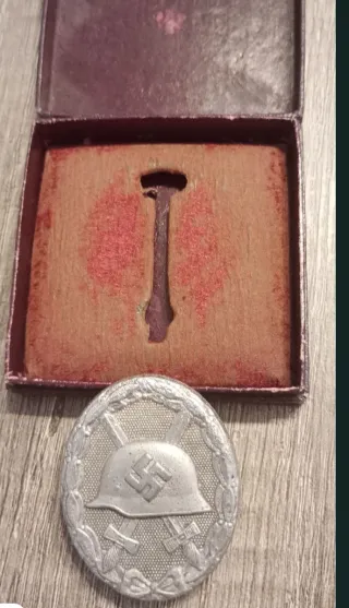 Militaria Distintivo Ferido III Reich Wehrmacht