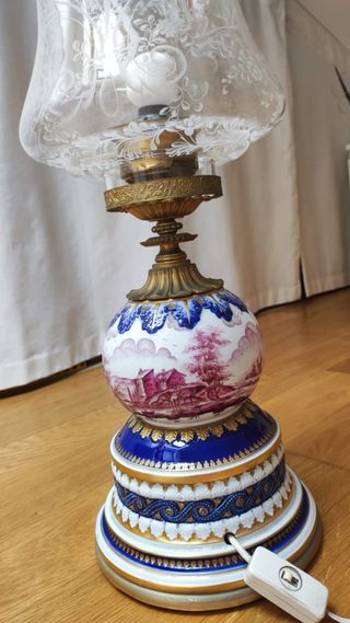 Lampada da tavolo in porcellana