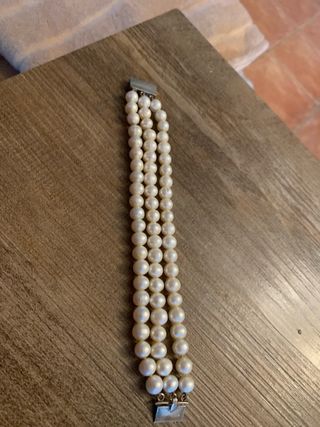 Pulseira de pérolas com fecho prata