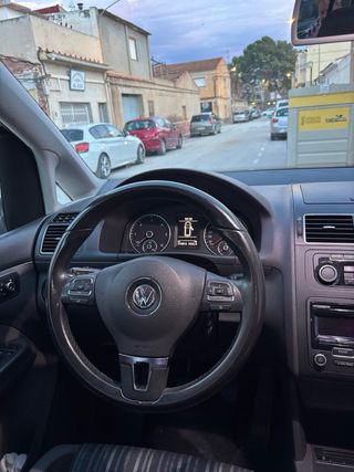 Volkswagen Touran 2011
